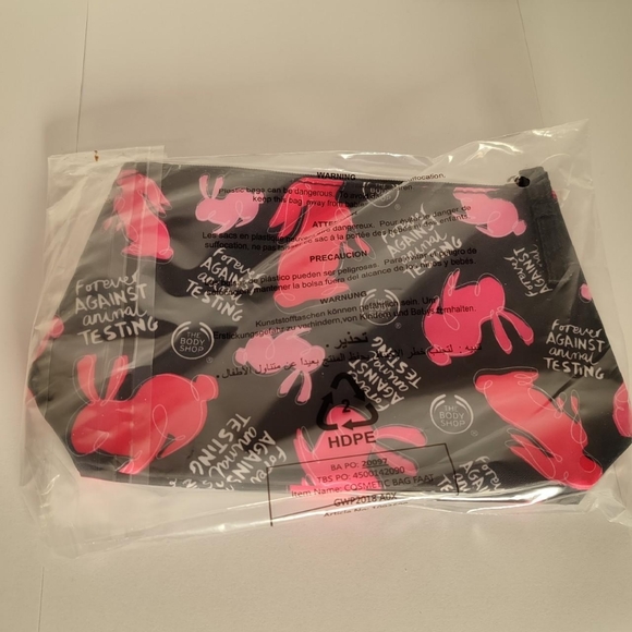 The Body Shop Make-Up Bag Forever Against Animal Testing - Picture 4 of 4